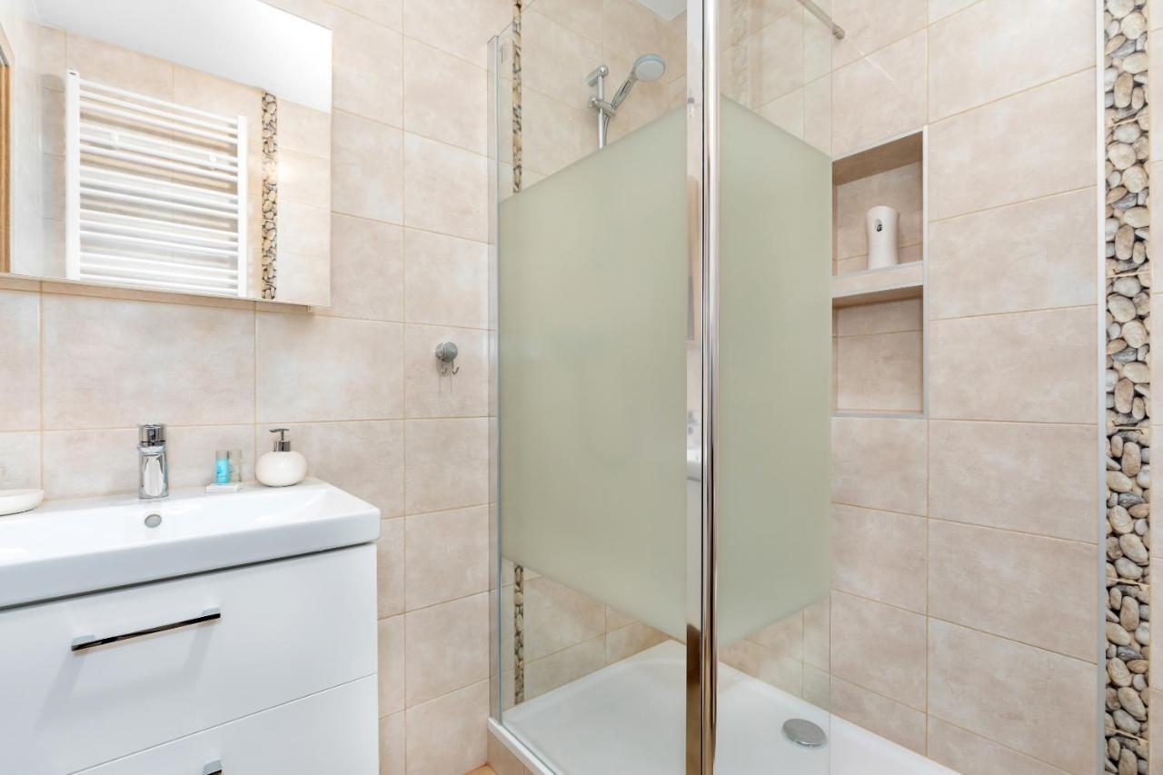 Wind Rose Quarter Apartments By Noclegi Renters Swinoujscie Bagian luar foto