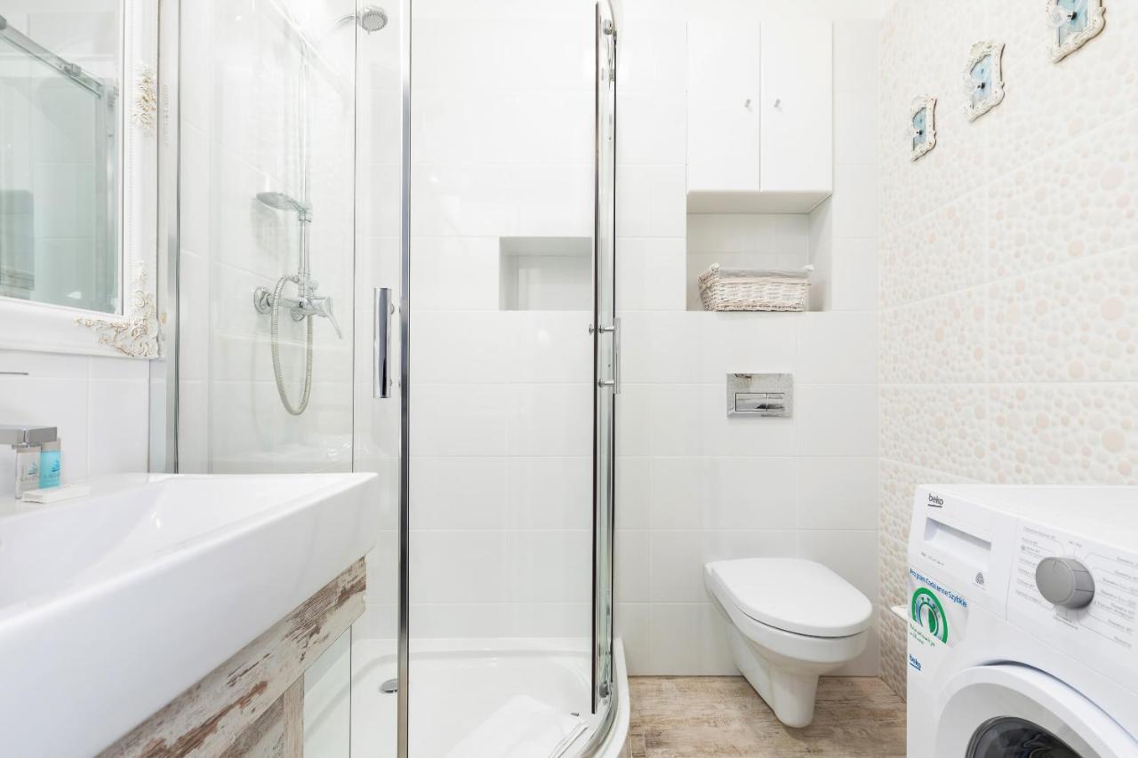 Wind Rose Quarter Apartments By Noclegi Renters Swinoujscie Bagian luar foto